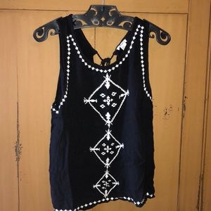 Black and white embroider top
